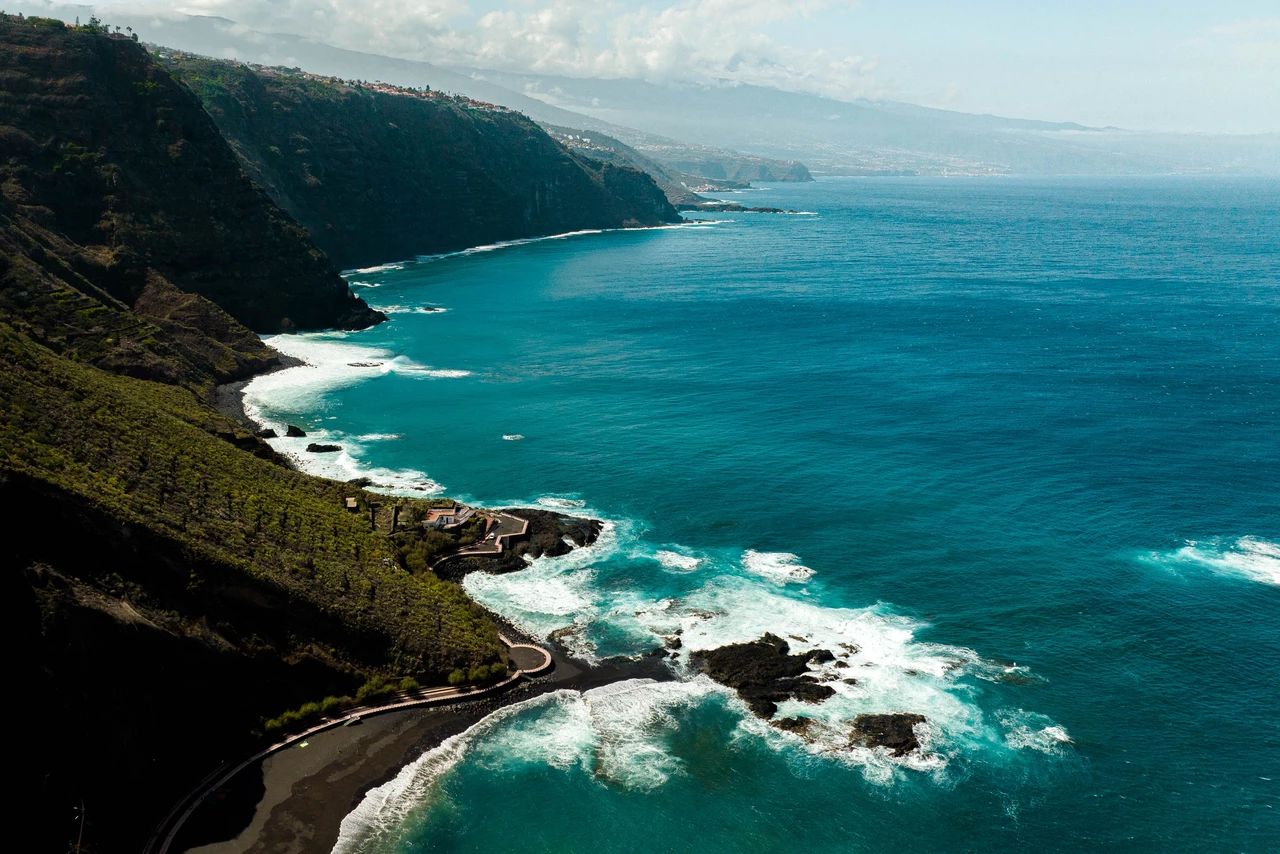Surfen auf Teneriffa: Die besten Surfspots auf der Insel!