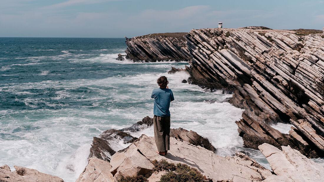 Explore incredible sediment formations Community in our Pure Surf Camp Peniche