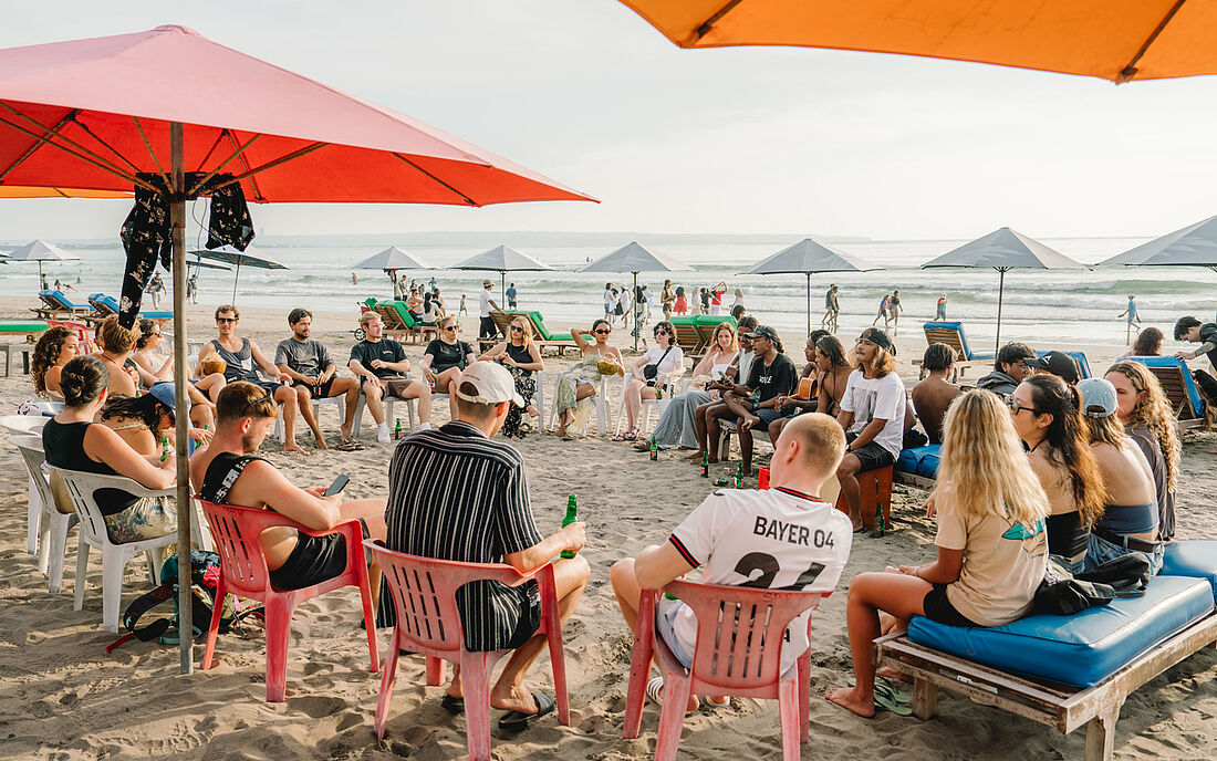 Surfcamp Bali Seminyak Beach Party