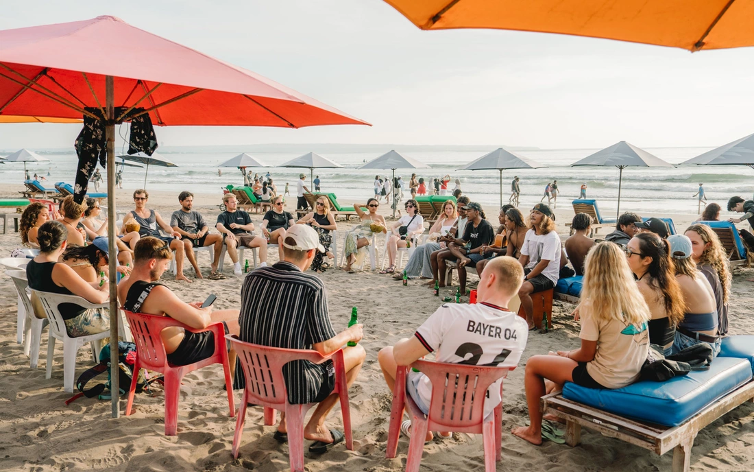 Surfcamp Bali Seminyak Beach Party