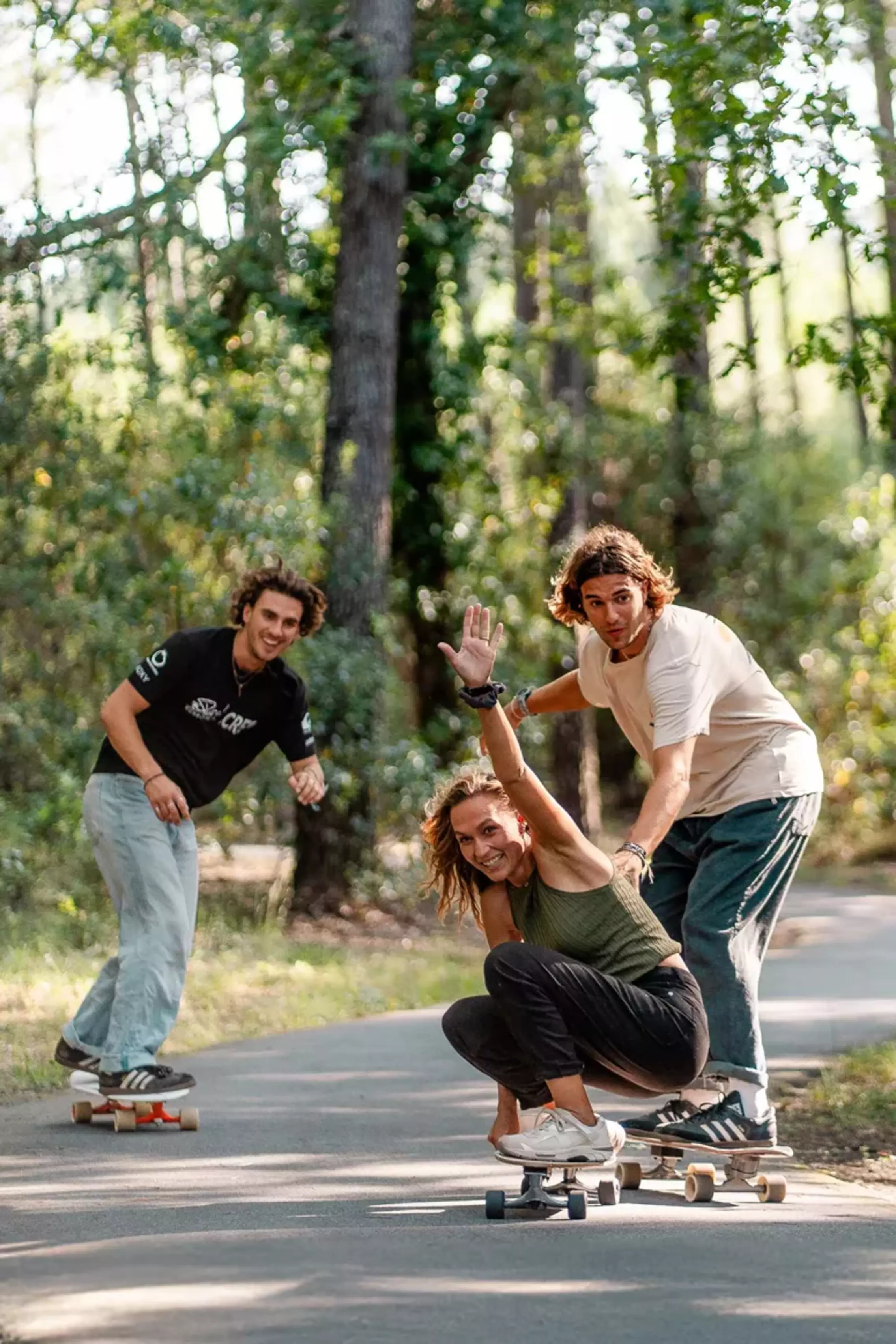 Surfcamp Vieux Boucau Frankreich Pinienwald Longboarden