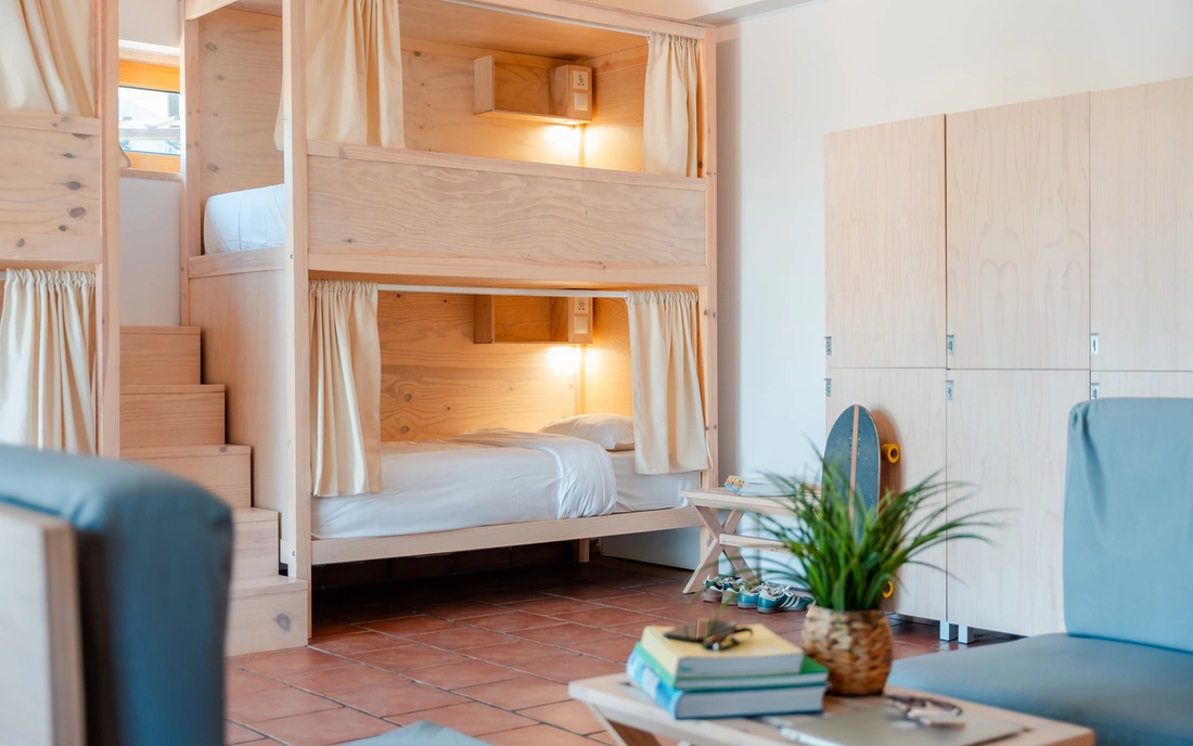 Surfcamp Ericeira Portugal 8er Mehrbettzimmer