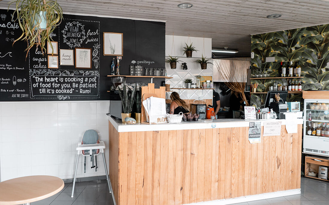 Vegan café Surfcamp Peniche Portugal vegan Café