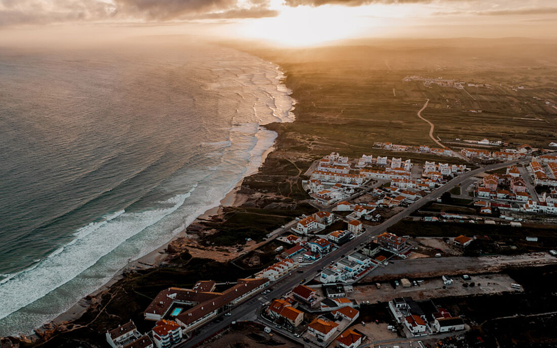 The endless coastline of Peniche Surfcamp Peniche Portugal Surfspot