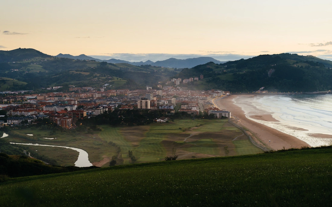 Surfcamp Zarautz Spanien Stadt Aussicht