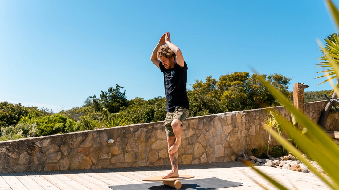 Yoga auf dem Balance Board Yoga auf dem Balance Board