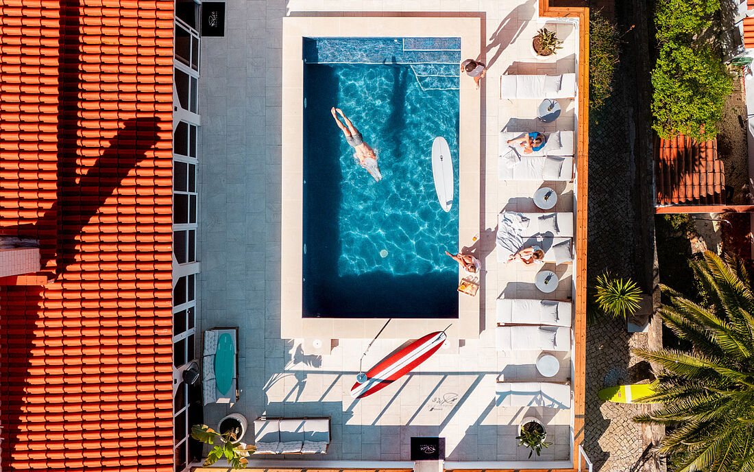 Surflodge Portugal Algarve Ingrina Pool Drohnenshot