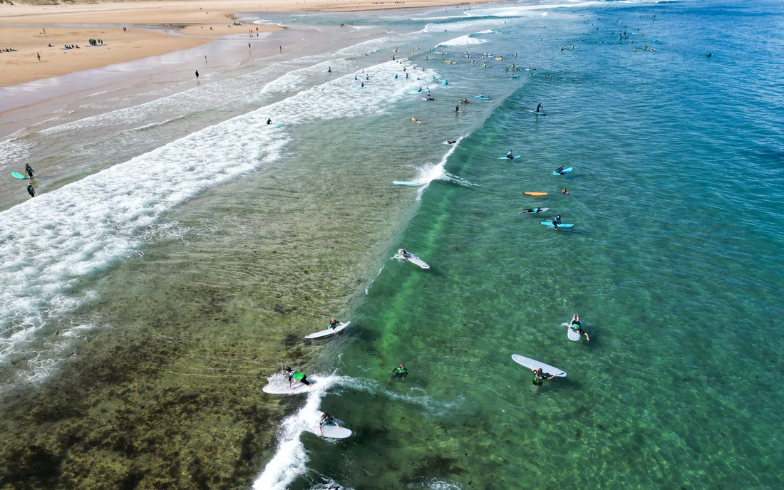 Unser Hausstrand - direkt am Camp Surfcamp Loredo Spanien Surfen lernen