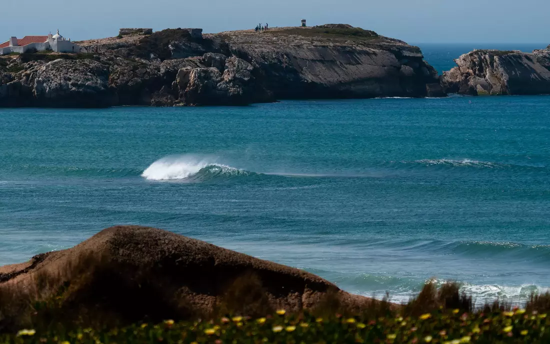 Surf Life in our Pure Surf Camp Peniche and empty waves