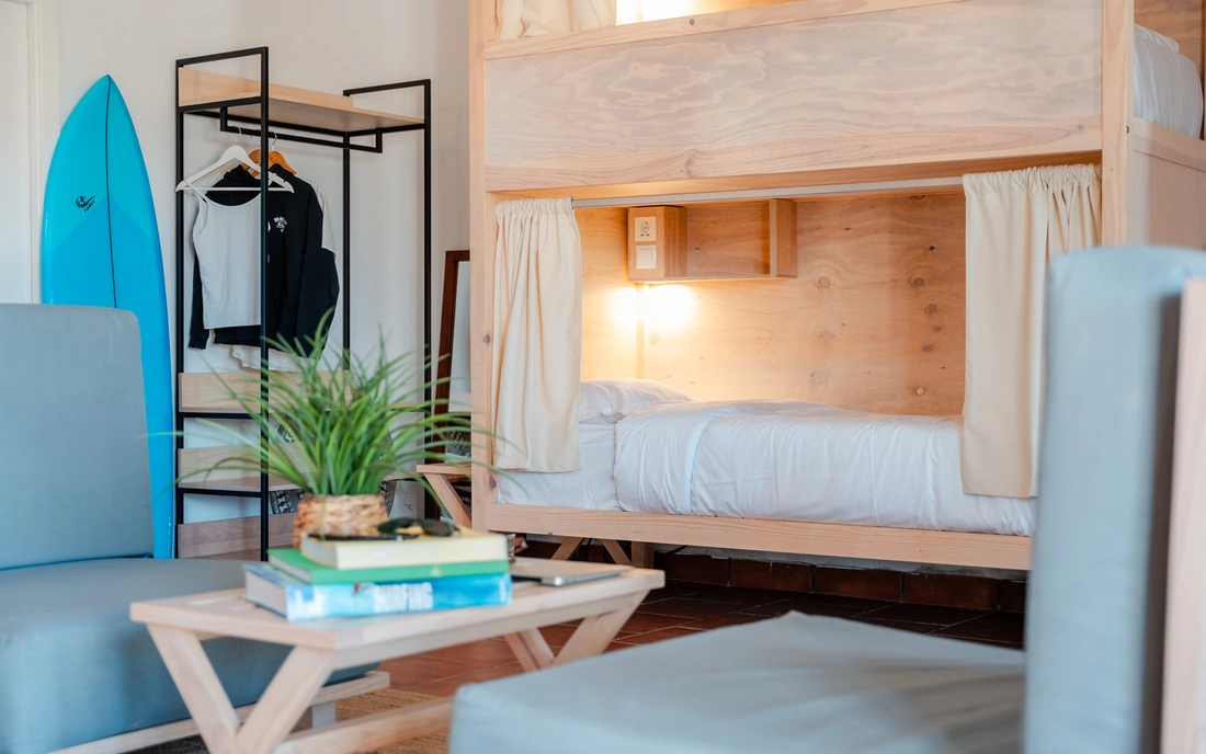 Surfcamp Ericeira Portugal 8er Mehrbettzimmer