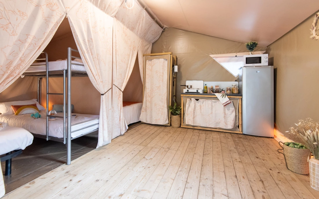 Familien Surfcamp Biscarrosse Safari Zelt
