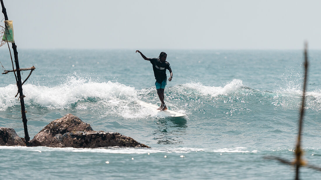 Surfer am Sticks Break sri lanka