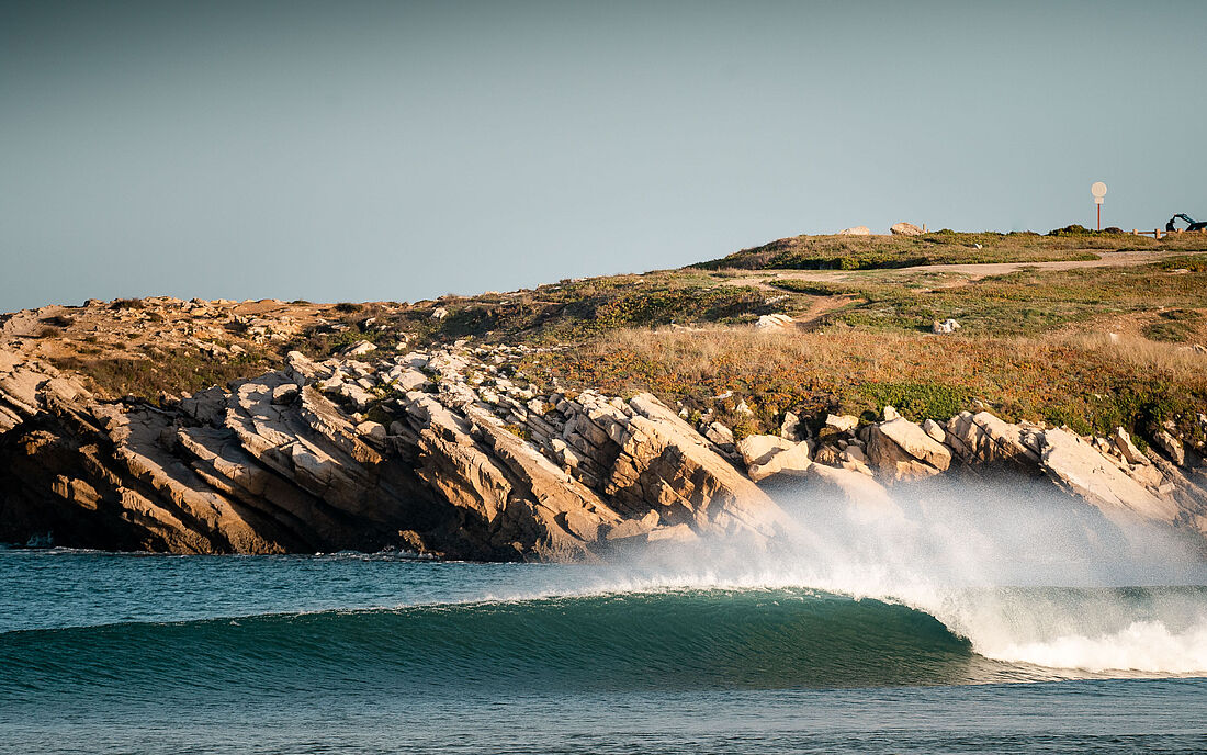 The surf spot Cantinho is one of the closest surf spots to the surf camp Surf Life in our Pure Surf Camp Peniche