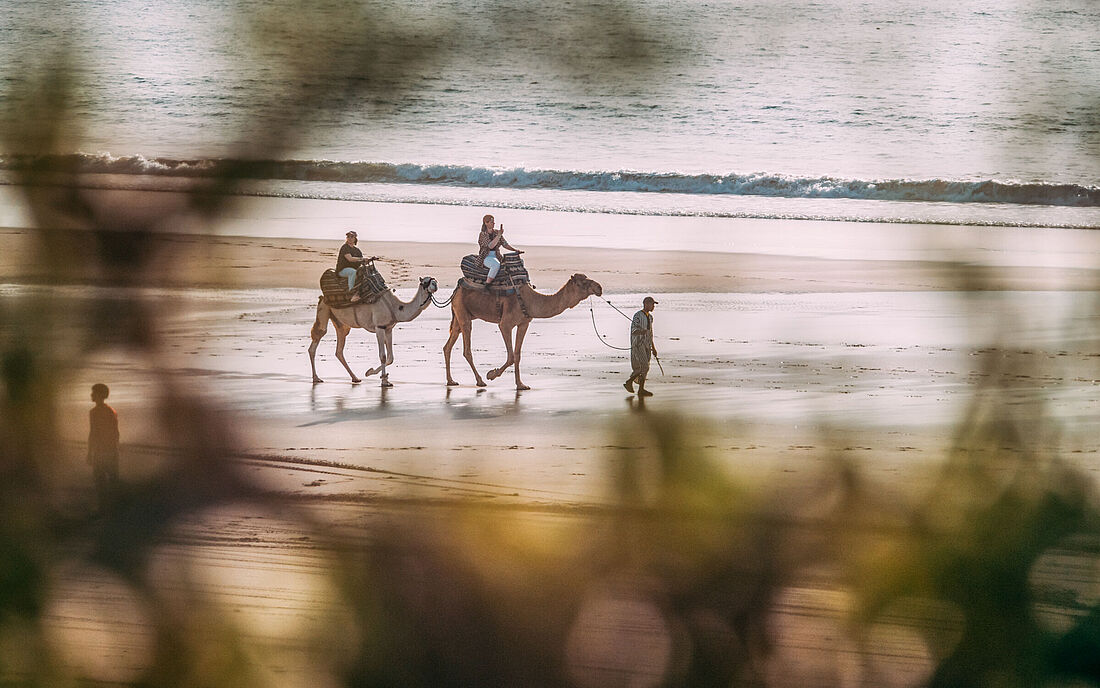 Where the best moments happen? At the beach.