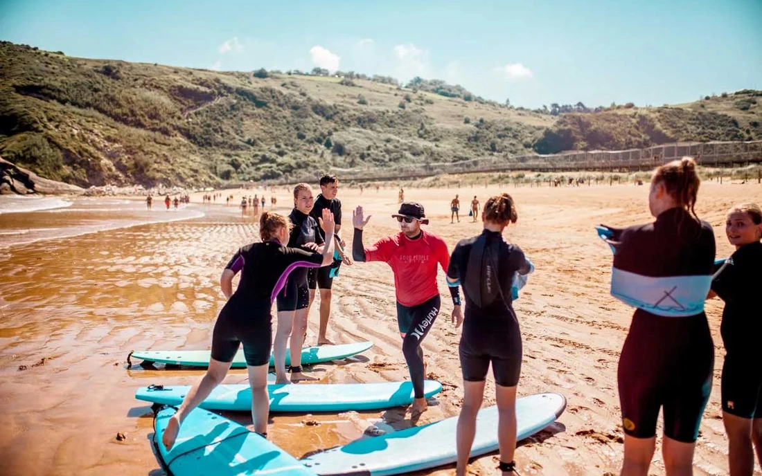 Surfcamp Zarautz Spanien Surfkurs