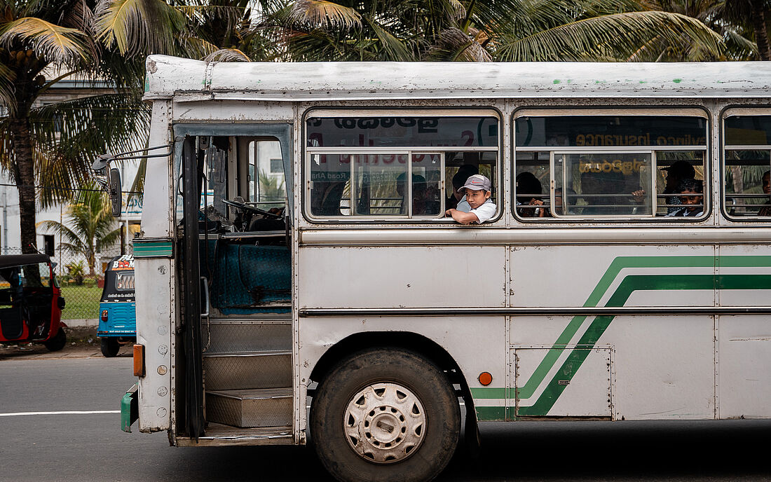 &Ouml;ffentlicher Bus in Sri Lanka