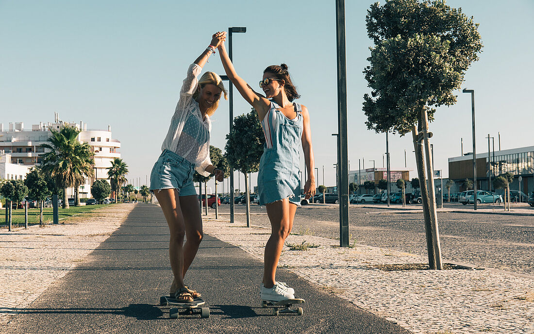 an der kompletten Promande kannst du grandios Skateboard fahren