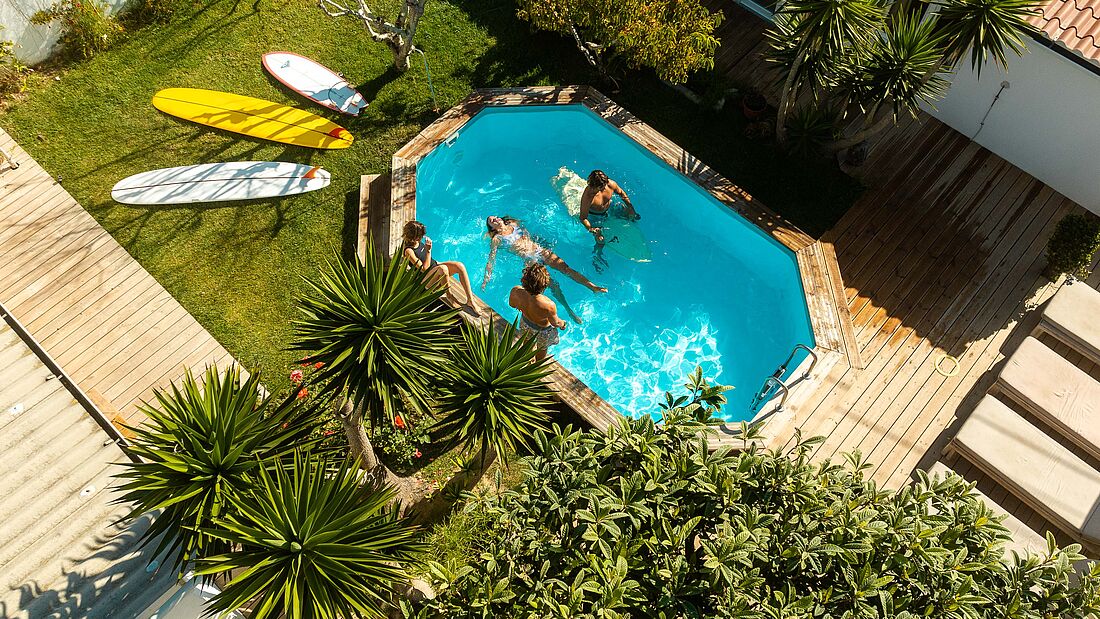 Enjoy your vacation by or in the pool Camp Life in the Pure Surf Camp Peniche
