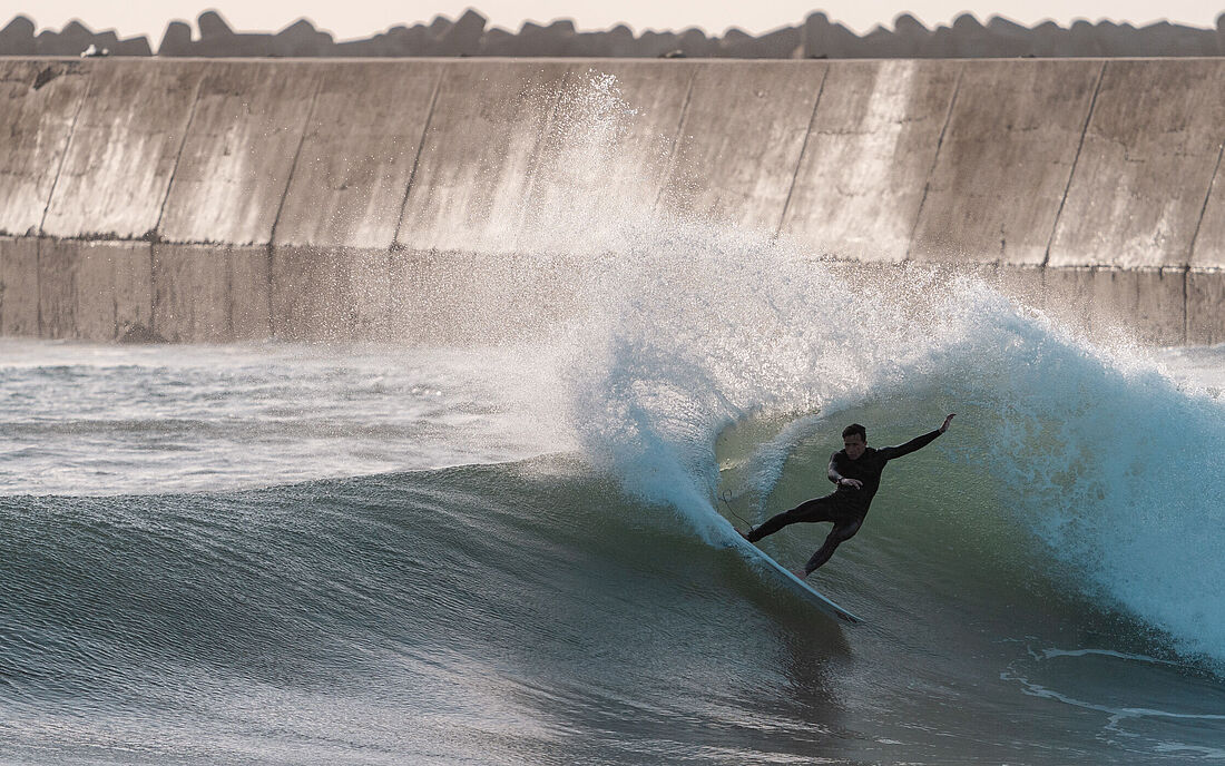 Watch the pros surf Surf Life of Pros in our Pure Surf Camp Peniche