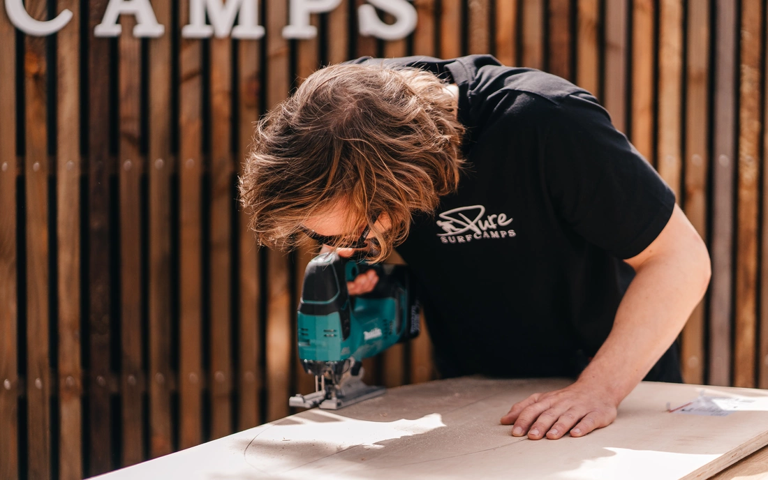 Aussägen der ausgewählten Form Aussägen der ausgewählten Form