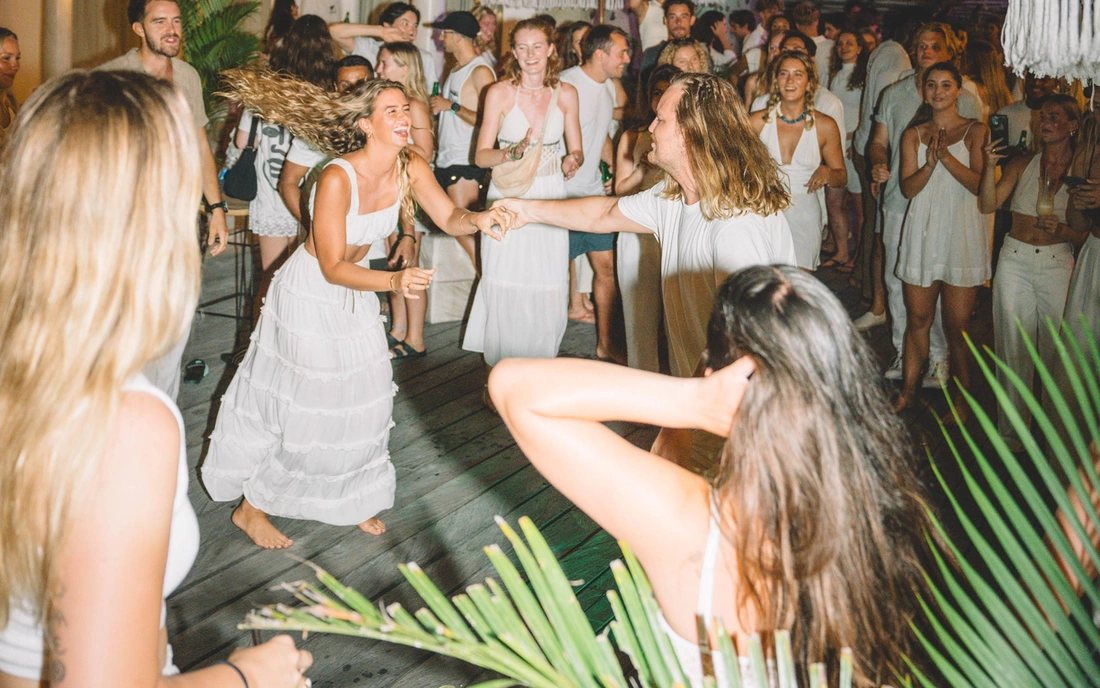 Surfhouse Bali Canggu White Night