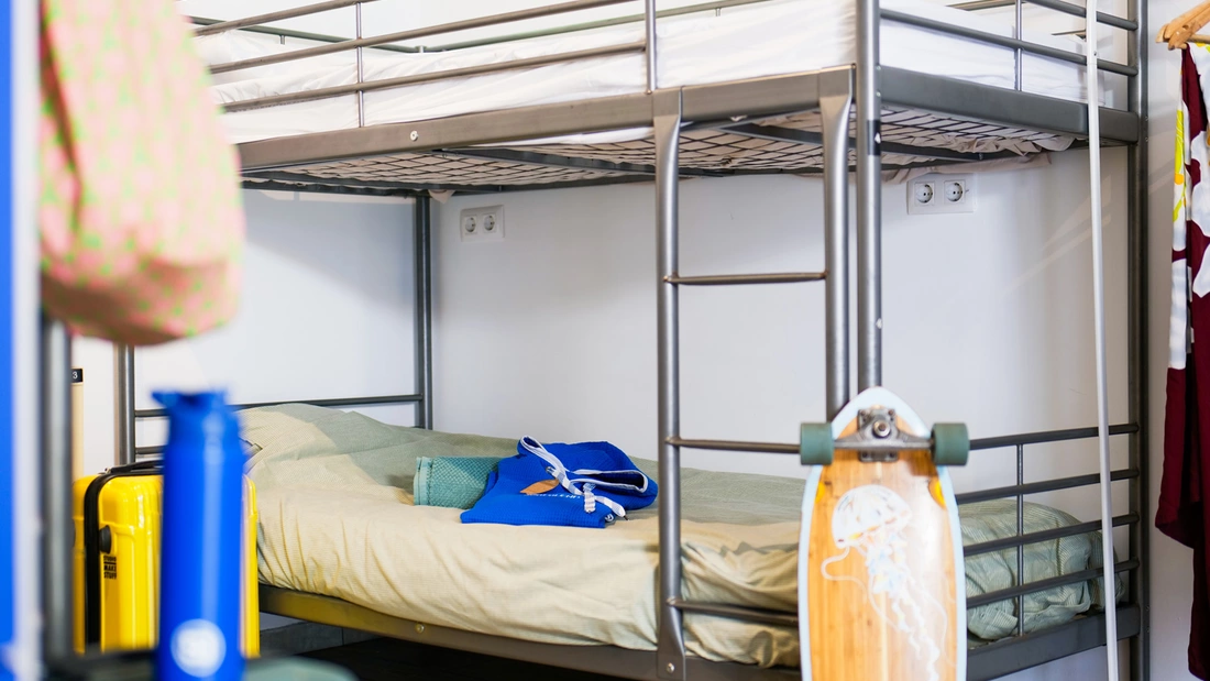 Best Price Unterkunft Surfcamp Loredo Spanien 6er Mehrbettzimmer