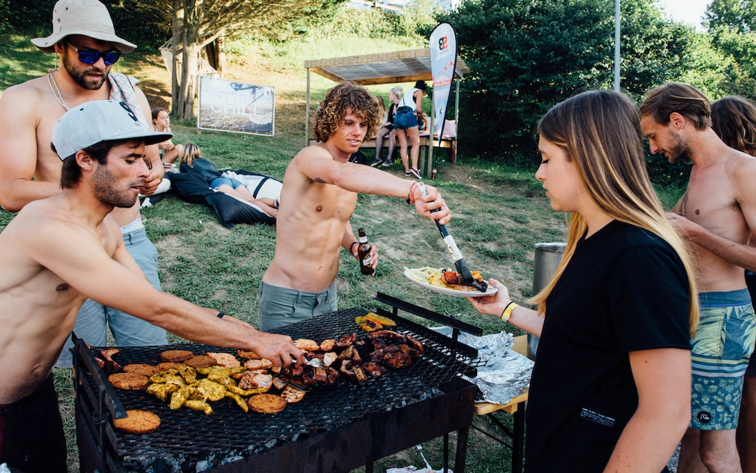 Surfcamp Zarautz Spanien BBQ