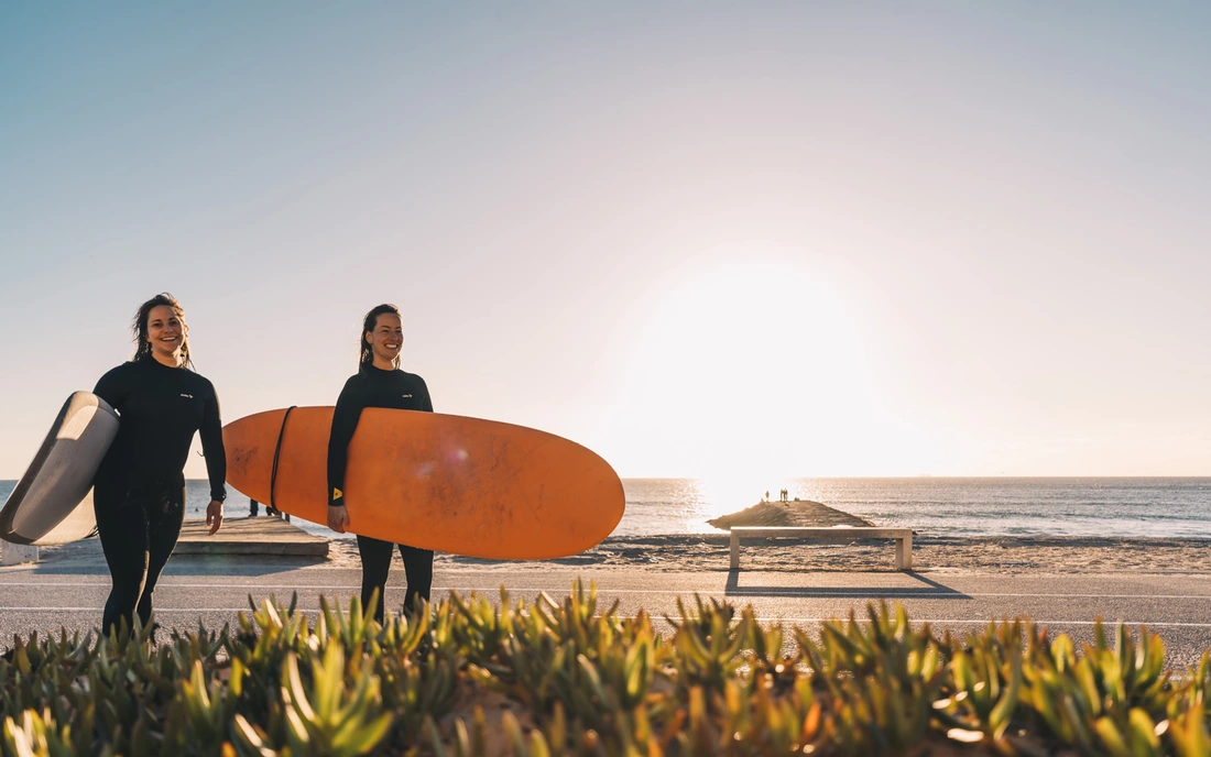 24+ Surfcamp Caparica Portugal Surfspot