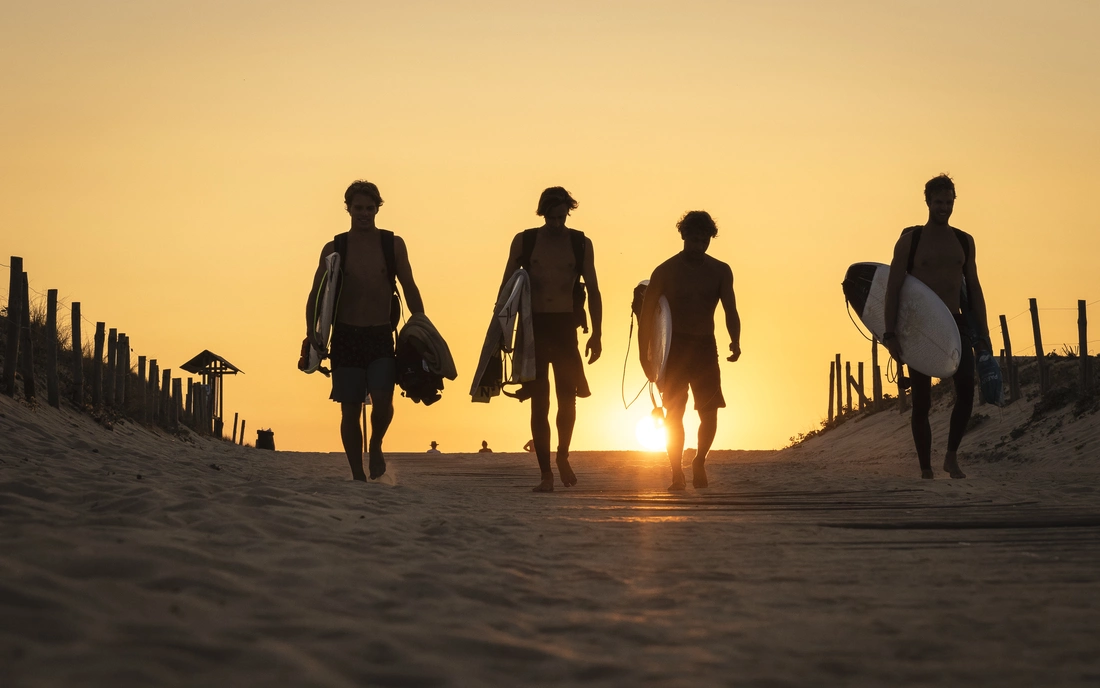 Sunset Surfsessions gehören zu den schönsten Sessions Surfcamp Soustons Plage Frankreich Ü18