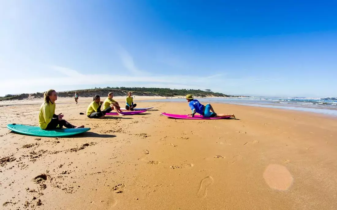 Take-off Training an Land Surfcamp Loredo Spanien Surfen lernen