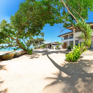 Beachfront Surfcamp Sri Lanka