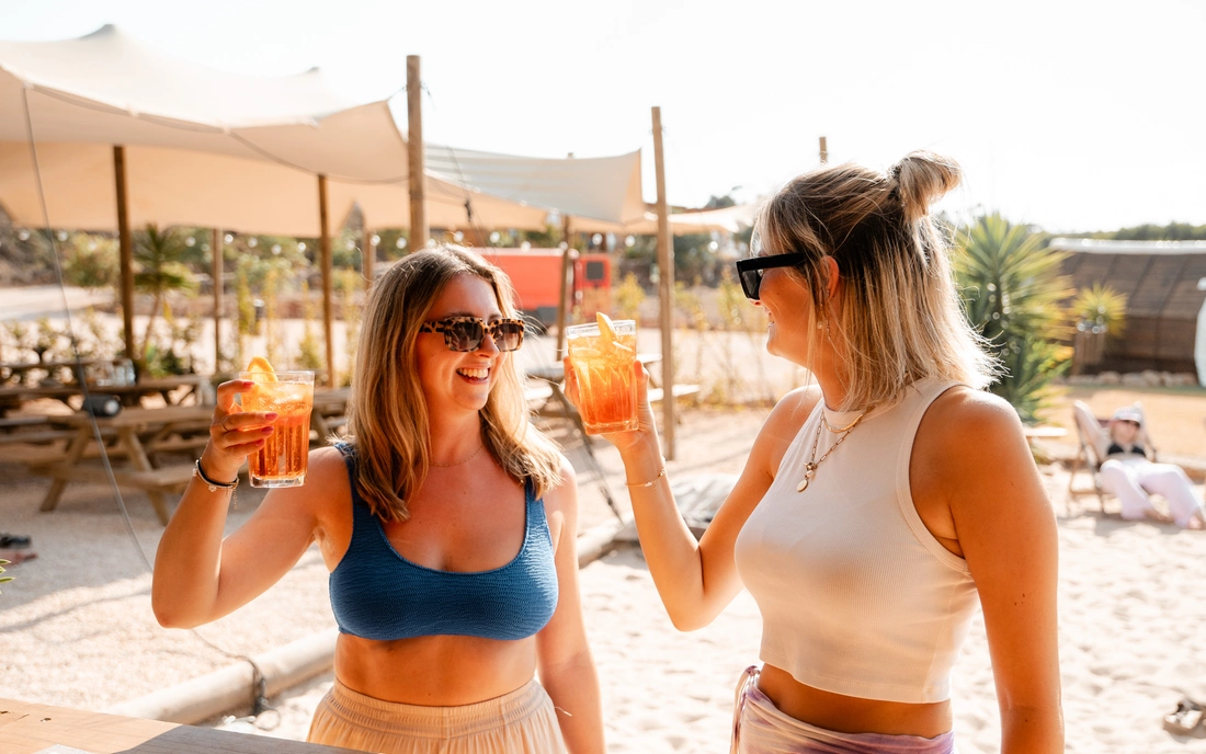 Gönnt euch einen Drink an der hauseigenen Bar