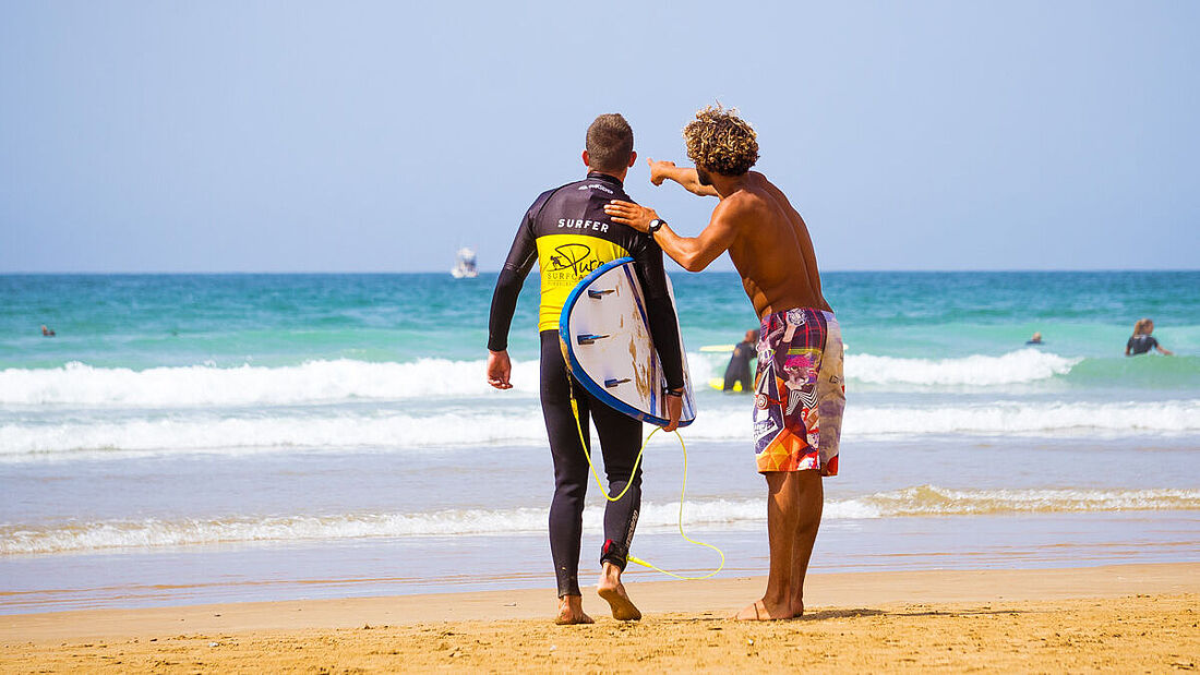 Final Instructions Before the Surf Lesson