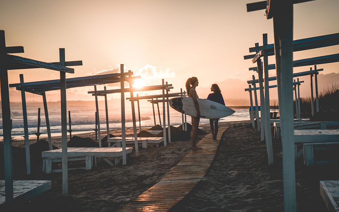Eco Surflodge Caparica Portugal Leblon Beachbar