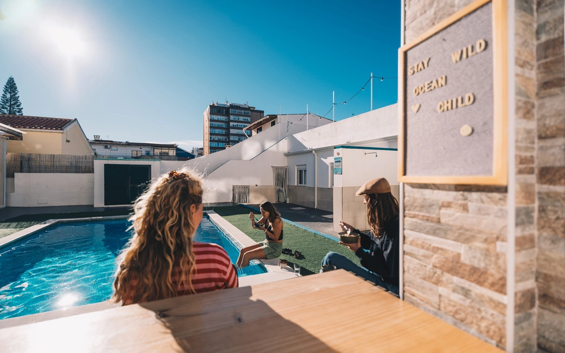 24+ Surfcamp Caparica Portugal Pool