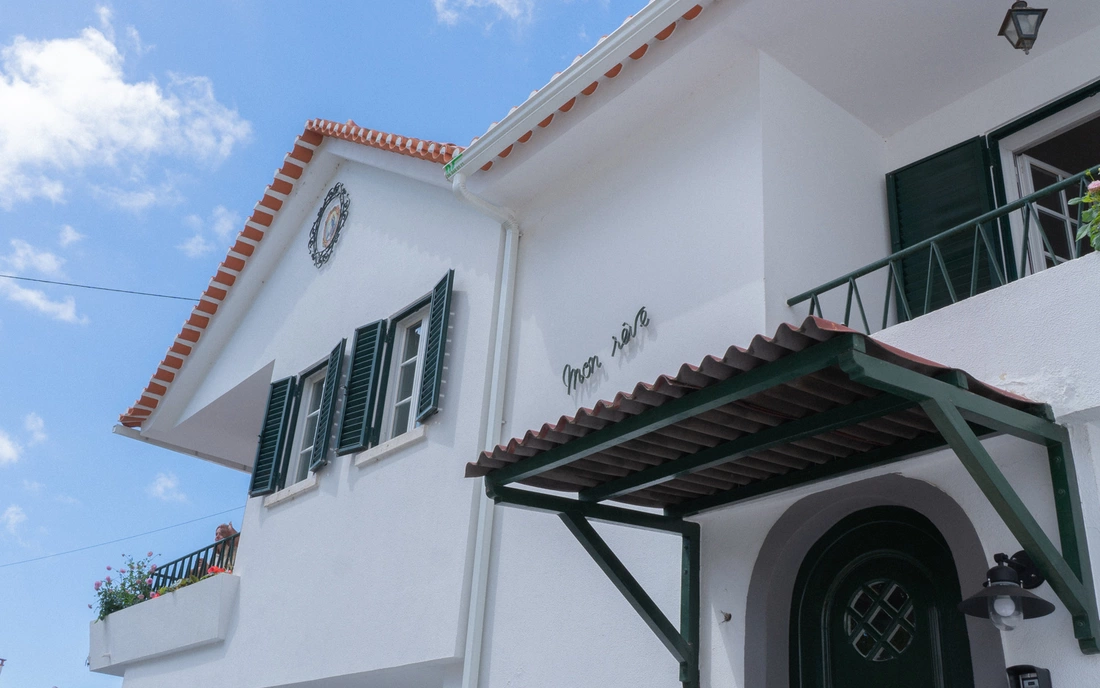 24+ Surfcamp Caparica Portugal Haus