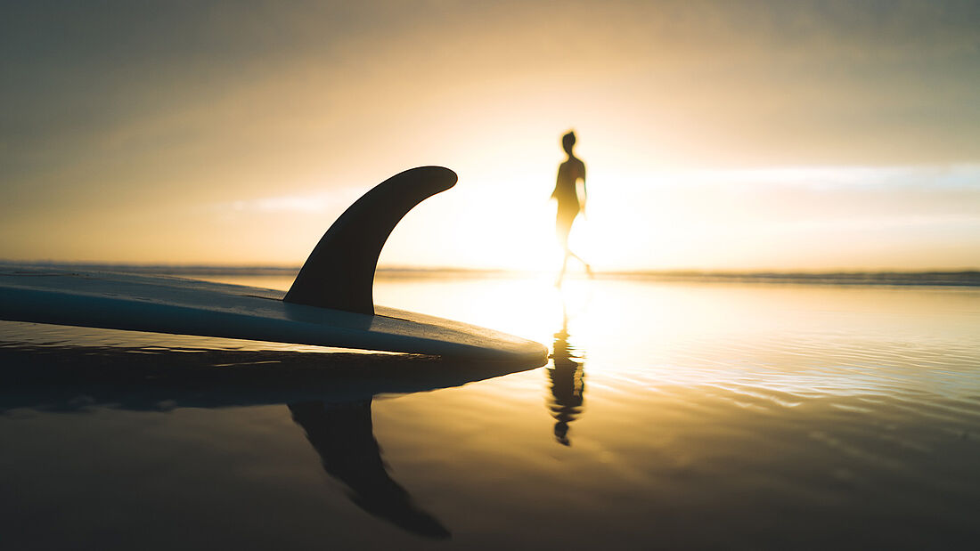 Enjoy magical sunsets on the beach Beach Life in the Pure Surf Camp Peniche at Sunset
