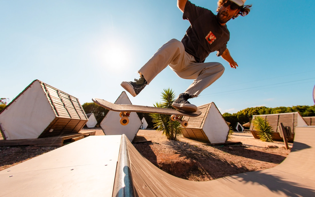 Die Miniramp steht mitten im Camp