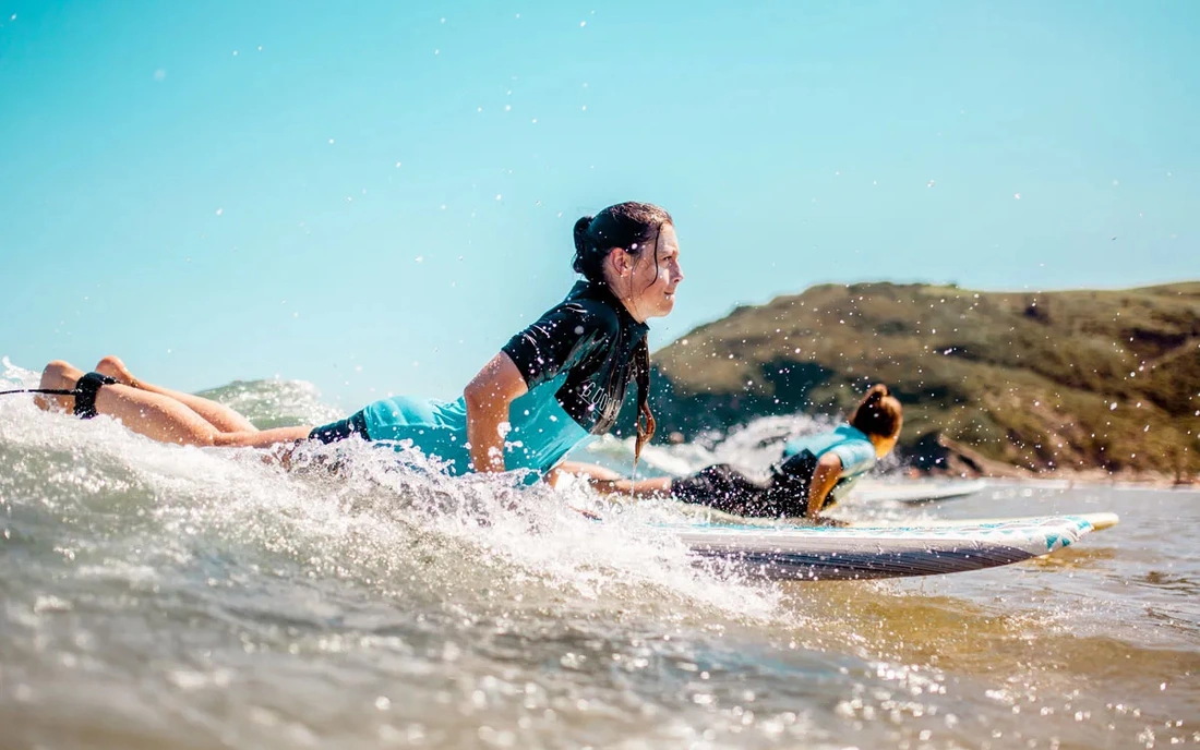 Surfcamp Zarautz Spanien Surfen lernen