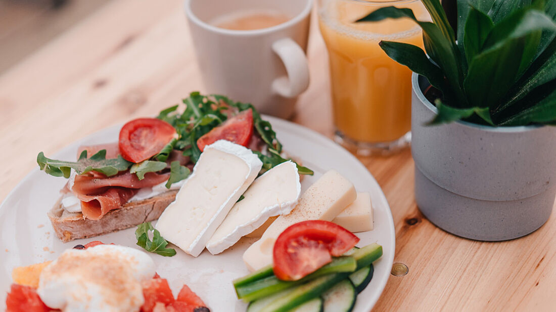 Healthy and fresh start to the day Surfcamp Portugal Peniche gesundes Essen