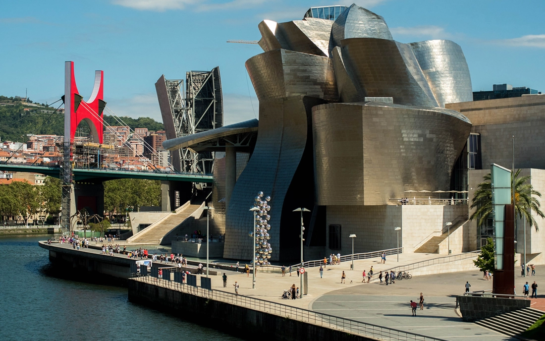 Surfcamp Zarautz Spanien Guggenheim Bilbao