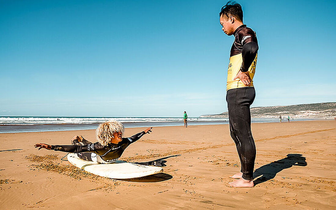 Surfen lernen Bändige deine erste Welle mit Puresurfcamps