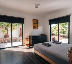 Das große Doppelzimmer mit Bad.