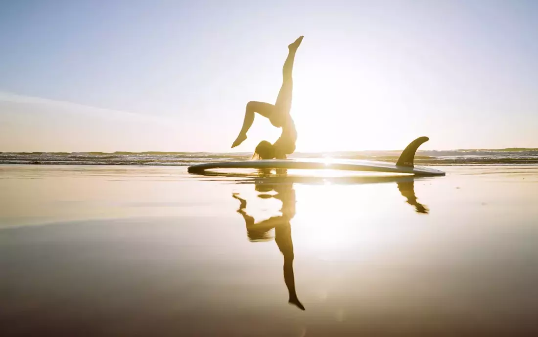 Yoga mit ausgebildeten Lehrern in schönem Setting Yoga mit ausgebildeten Lehrern in schönem Setting
