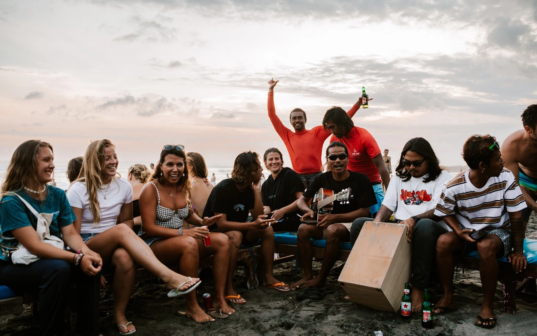 Surfhouse Bali Canggu White Night