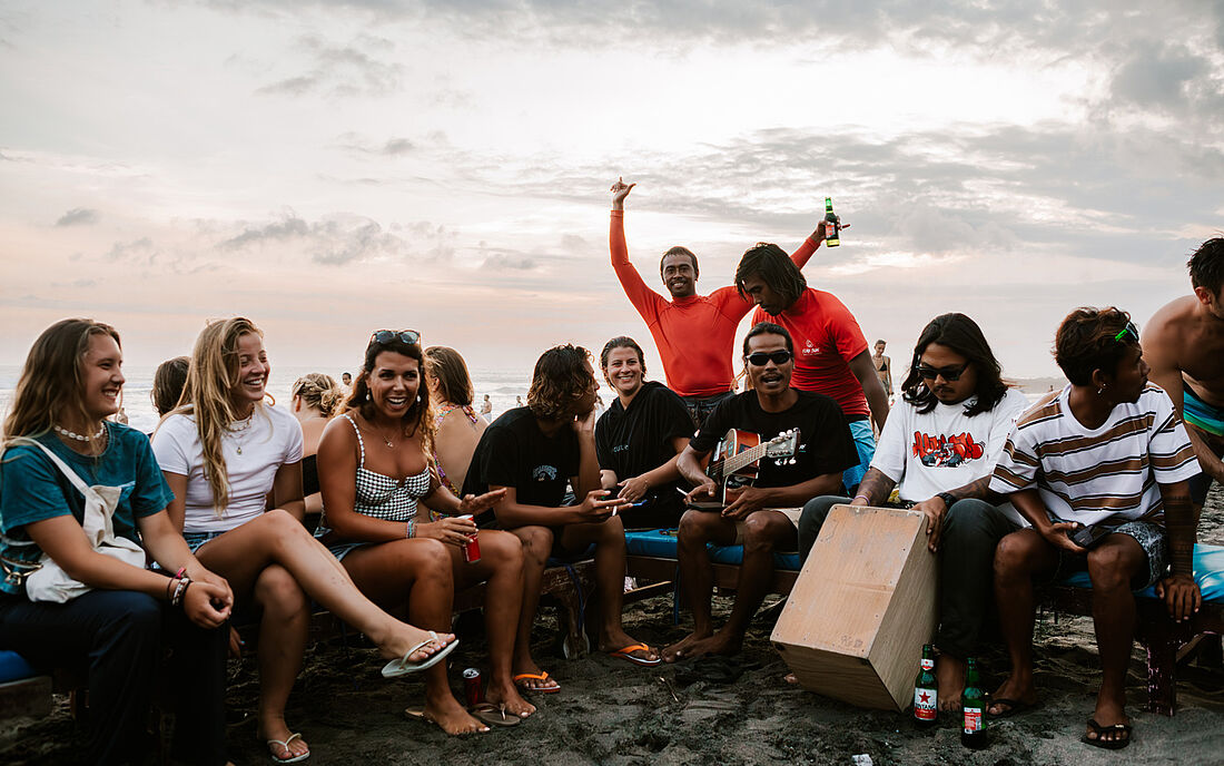 Surfhouse Bali Canggu White Night
